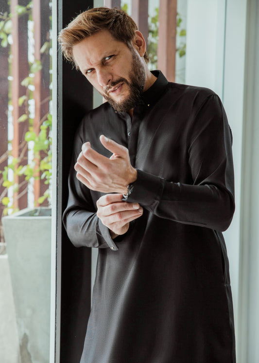 BLACK KAMEEZ SHALWAR